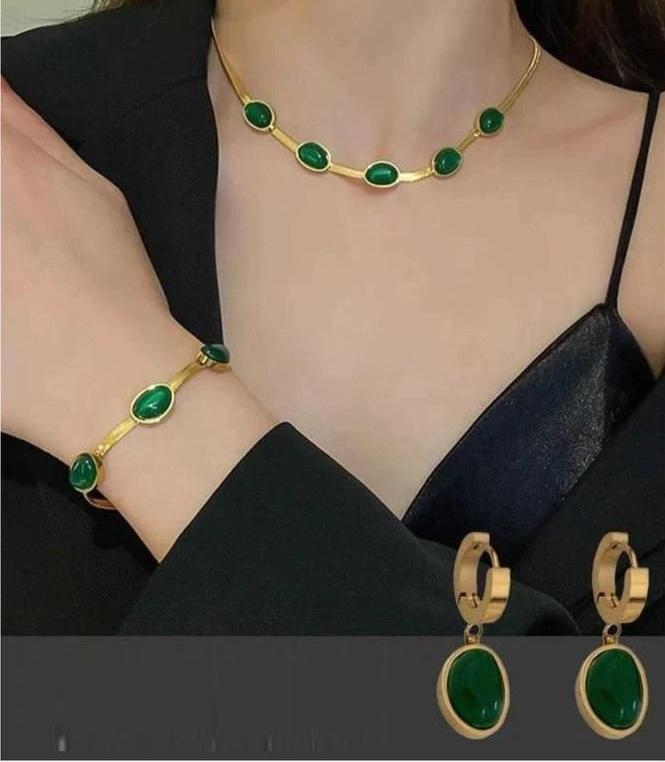 Oval Green Crystal Pendant Necklace Set | 🔥Free Bracelet🔥